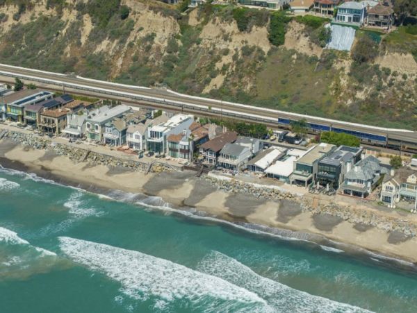 Oceanfront Retreat in Capo Beach - Luxurious 4-Bedroom Getaway